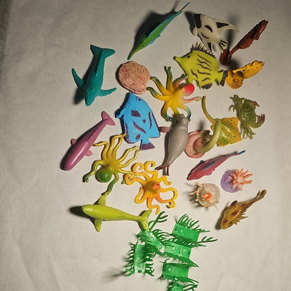 Colorful Aquarium Fish Toys Set